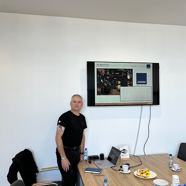 Představení přístroje na výměnu oleje v automatických převodovkách ECOTECHNICS ATF MOOVETECH